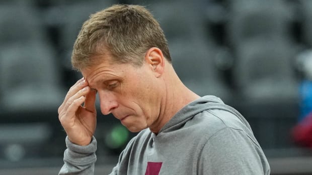 Eric Musselman looks frustrated in Las Vegas.